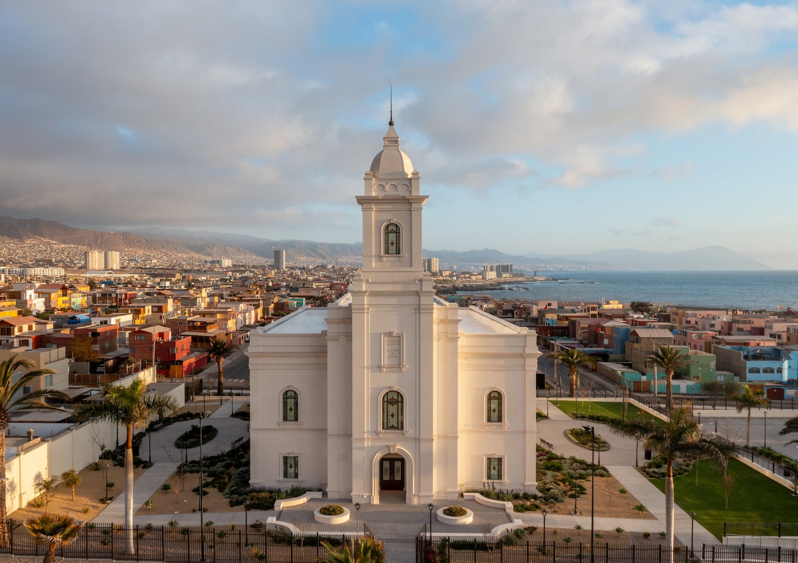 El Templo De Antofagasta Chile Abre Sus Puertas A Los Medios De el-templo-de-antofagasta-chile-abre-sus-puertas-a-los-medios-de