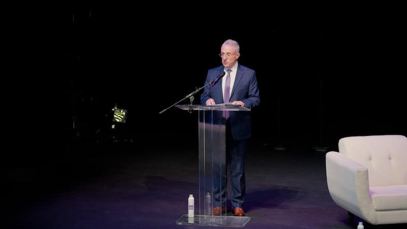El élder Ulisses Soares del Cuórum de los Doce Apóstoles habla en el Foro sobre la Fe 2026 en el Centro Skirball para las Artes Performativas de la Universidad de Nueva York en Greenwich Village el miércoles, 14 de octubre de 2026, en la ciudad de Nueva York.