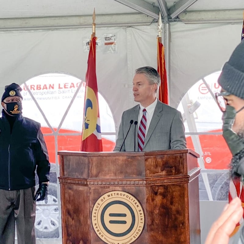 El élder Jeremiah J. Morgan, Setenta de Área de la Iglesia, habla en el evento del Día de Martin Luther King Jr. en Florissant, Misuri, el lunes, 18 de enero de 2021.