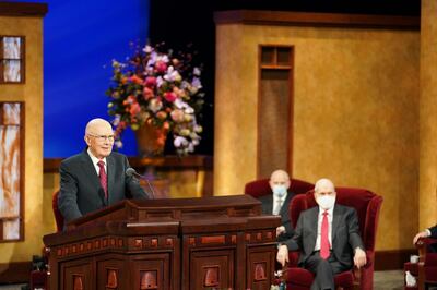 Presidente Dallin H. Oaks habla durante la sesión General del Sacerdocio de la 191ª Conferencia General Anual de La Iglesia de Jesucristo de los Santos de los Últimos Días, el 3 de abril de 2021.