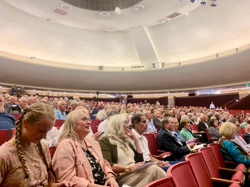 Descendientes de los primeros misioneros y miembros de La Iglesia de Jesucristo de los Santos de los Últimos Días en Italia se reúnen en Bountiful, Utah, el 16 de septiembre de 2025, en un evento que honra a aquellos primeros miembros de la Iglesia.