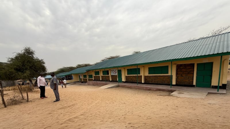Aulas recién construidas por la Iglesia en la Escuela Primaria Kanamkemer en Lodwar, Kenia, el 25 de febrero de 2026.
