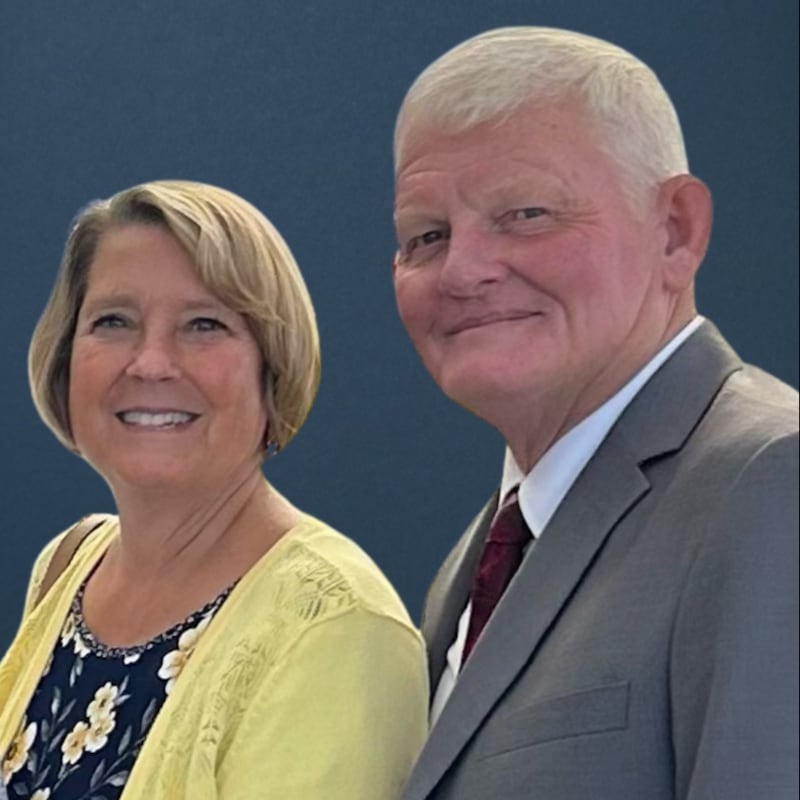 Jay Bair y Trina Bair, quienes servirán como presidente y matrona del Templo de Moses Lake, Washington, a partir de septiembre de 2026.