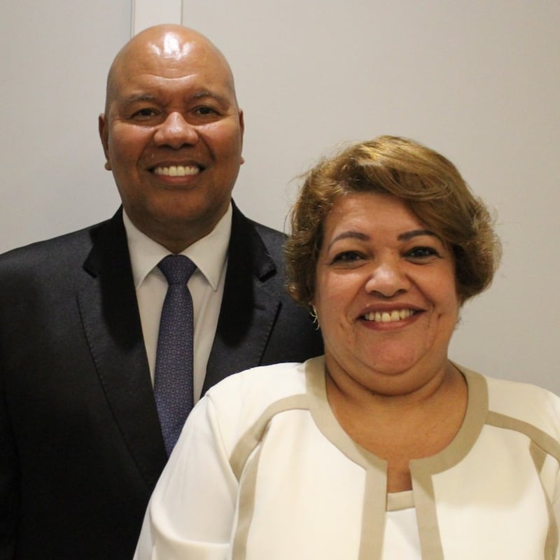 Carlos A. Santos y Rozinete da Silva Santos, quienes servirán como presidente y compañera de la Misión Brasil Fortaleza a partir de julio de 2026.
