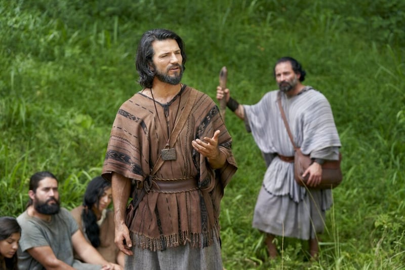 Alma el Joven, un profeta del Libro de Mormón, enseña a los zoramitas (un pueblo de las antiguas Américas) acerca de la humildad y la fe en Jesucristo en esta escena de los Videos del Libro de Mormón.