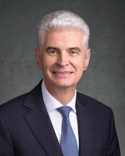 El élder Gérald Caussé del Cuórum de los Doce Apóstoles.