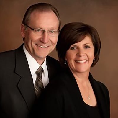 Keith R. Reber y Stephanie M. Reber.