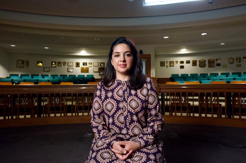 Asma T. Uddin es entrevistada para un episodio de "Voces de fe" de la serie documental de Church News de 2026 "Registro viviente", disponible en BYUtv.