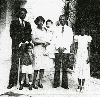 Helvécio Martins y su esposa, Rudá Martins, con su familia.