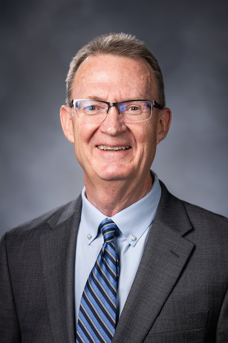 Stephen Jones, profesor de composición en la Escuela de Música de la Universidad Brigham Young, fotografiado el 3 de septiembre de 2026.