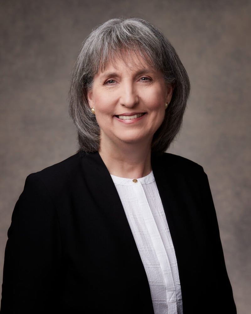 La hermana J. Anette Dennis comenzará su servicio como primera consejera en la presidencia general de la Sociedad de Socorro el 1° de agosto de 2022.