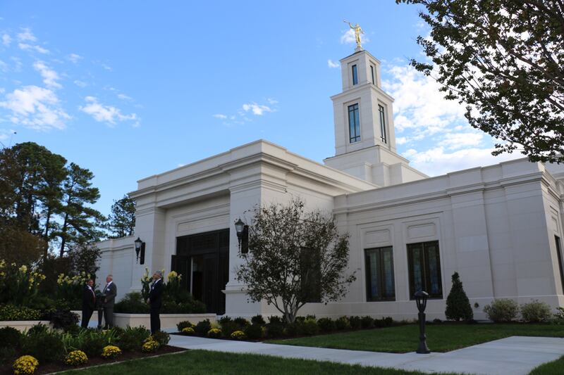 El primero y único templo de Carolina del Norte — el Templo de Raleigh, Carolina del Norte — fue rededicado por el presidente M. Russell Ballard el 13 de octubre de 2019.