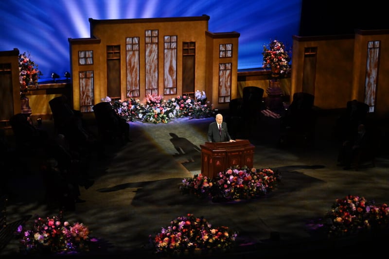 El presidente Russell M. Nelson habla durante la sesión de la mañana de la Conferencia General Anual N°191 de La Iglesia de Jesucristo de los Santos de los Últimos Días, el sábado, 3 de abril de 2021.