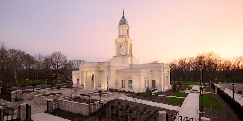 El Templo de Cleveland, Ohio, al amanecer.