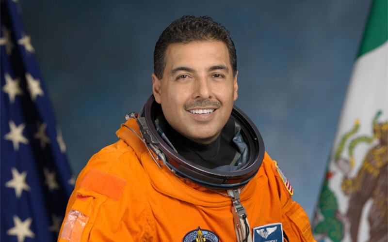 El ingeniero mexicoestadounidense y astronauta de la NASA José Hernández será el orador principal virtual de RootsTech 2026, anunció FamilySearch el lunes 5 de enero de 2026.