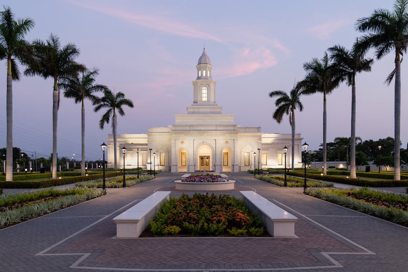 El Templo de Managua, Nicaragua al atardecer.