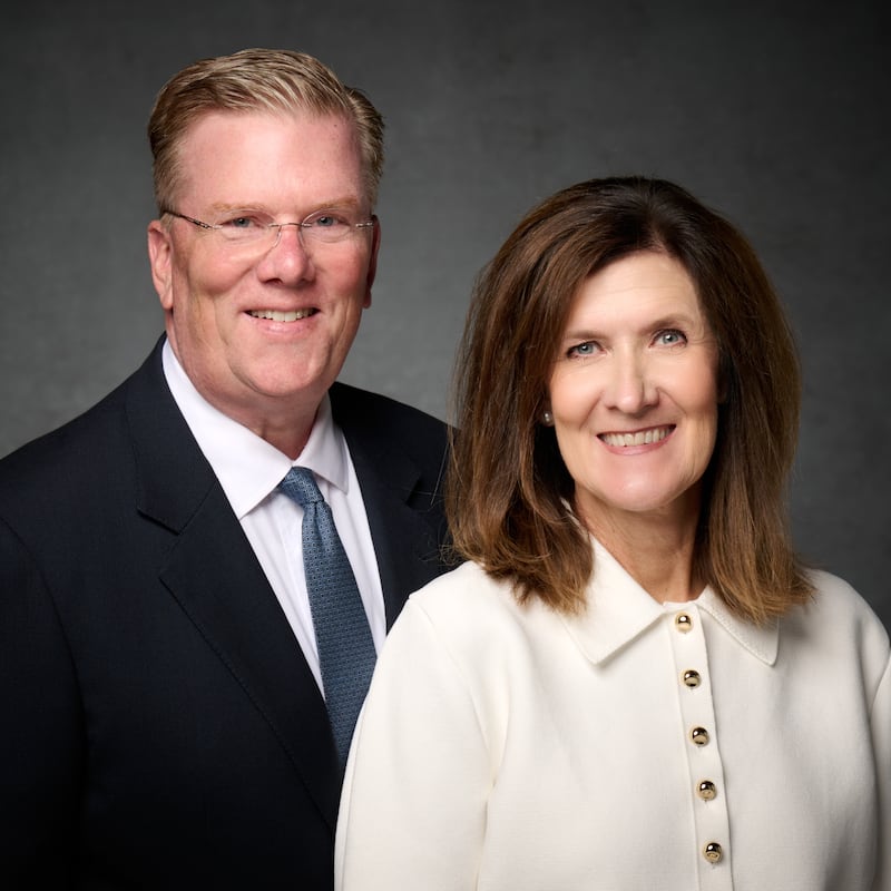 E. Boyd Craig y Michelle D. Craig, quienes servirán como presidente y compañera de la nueva Misión Canadá Toronto Este a partir de julio de 2026.
