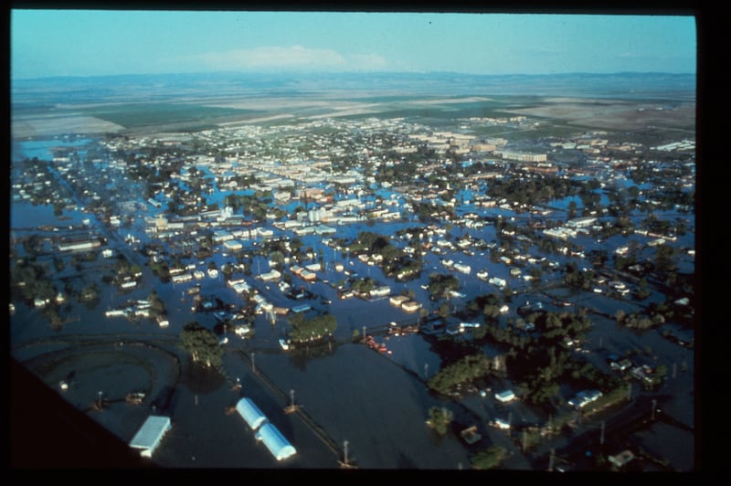 Una foto aérea de la inundación causada por la ruptura de la Presa Teton el sábado, 5 de junio de 1976.