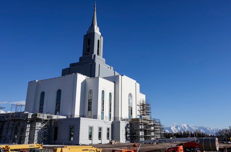 La construcción del Templo de Orem, Utah, de la Iglesia de Jesucristo de los Santos de los Últimos Días continúa en Orem el jueves 10 de marzo de 2022.