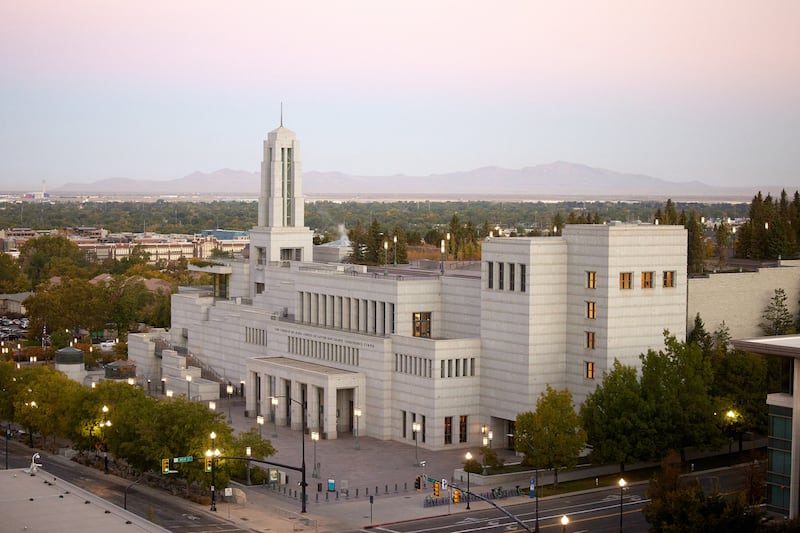 El Centro de Conferencias de La Iglesia de Jesucristo de los Santos de los Últimos Días en Salt Lake City cerrará desde marzo de 2026 hasta marzo de 2027, excepto para la conferencia general y otros eventos importantes programados.