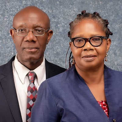 Adesina J. Olukanni y Folashade Olukanni.