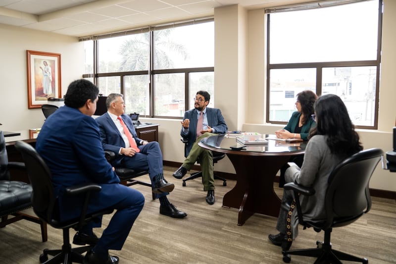 El élder Juan Pablo Villar, Autoridad General Setenta y presidente del Área Noroeste de Sudamérica de la Iglesia, se reunió con funcionarios del gobierno del Perú en Lima, Perú, el 3 de febrero de 2026.