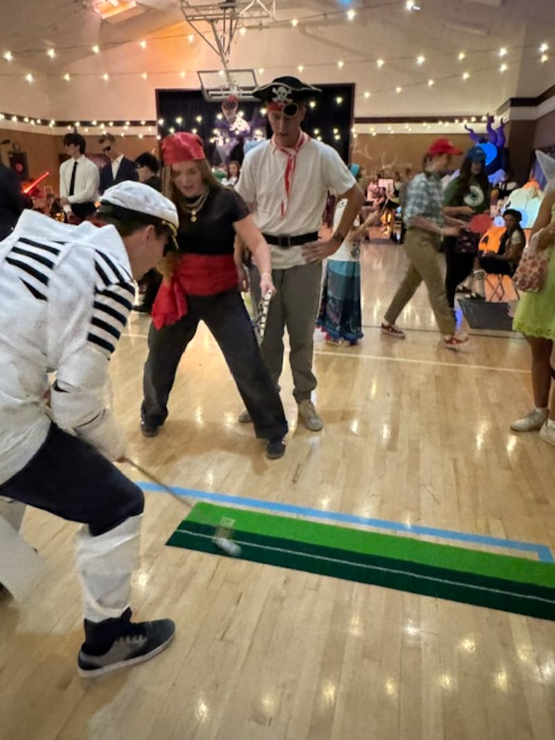 Los participantes del programa de actividades para personas con discapacidades, consejeros de jóvenes y líderes de actividades para personas con discapacidades tienen una actividad de Halloween en Mesa, Arizona, el 28 de octubre de 2026.