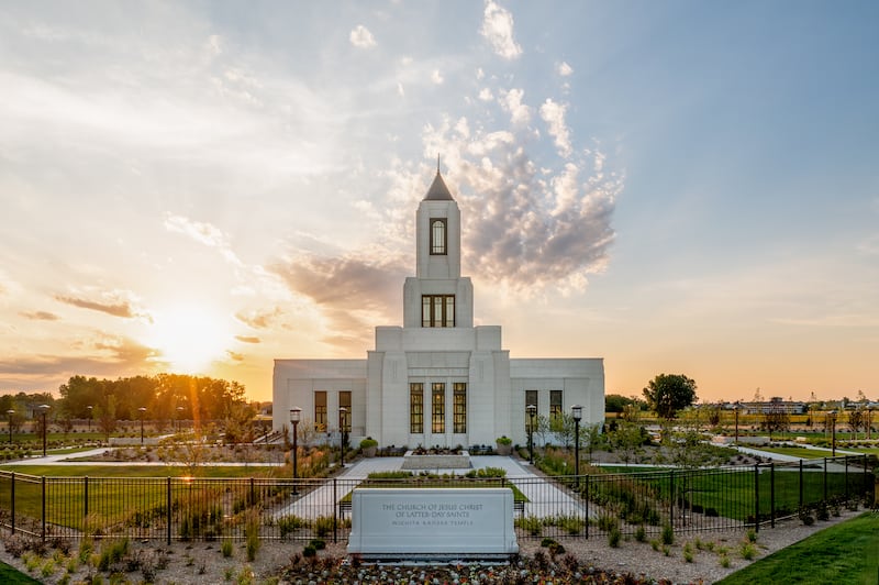 El Templo de Wichita Kansas al amanecer.