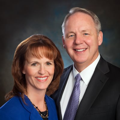 Sondra D. y Creg D. Ostler