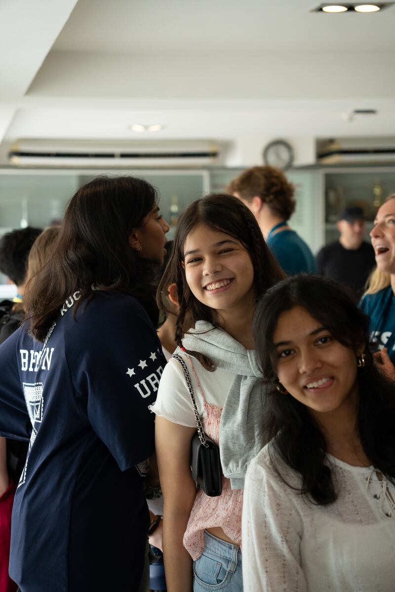 Jóvenes posan para una foto durante la conferencia FSY del Área de Asia en Bangkok, Tailandia, durante el fin de semana del 31 de julio al 5 de agosto de 2025.