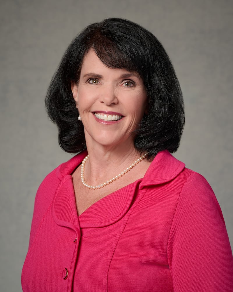 La hermana Sharlene Miner del consejo asesor general de la Sociedad de Socorro.