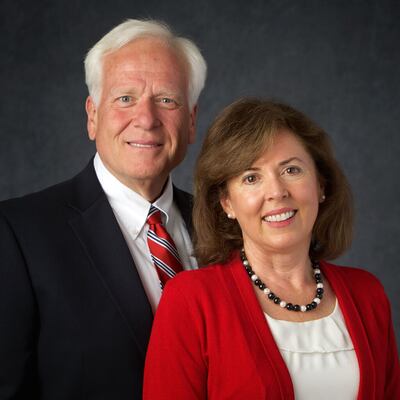 S. Eric Ottesen y Elizabeth D. Ottesen.