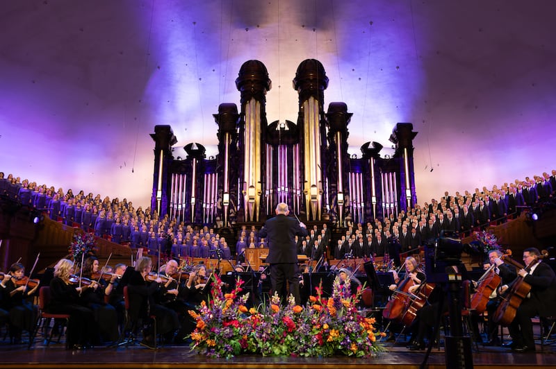 El Coro y la Orquesta del Tabernáculo de la Manzana del Templo presentan "Música y Palabras de Inspiración" en el histórico Tabernáculo de Salt Lake, en Salt Lake City, en 2025.