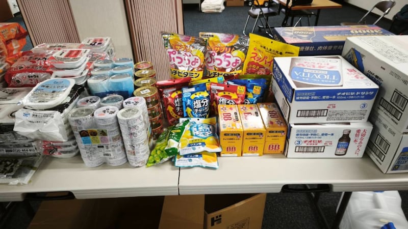 Algunos de los suministros de ayuda proporcionados por la Iglesia se muestran después del terremoto del 28 de julio de 2026 en Kumamoto, Japón.