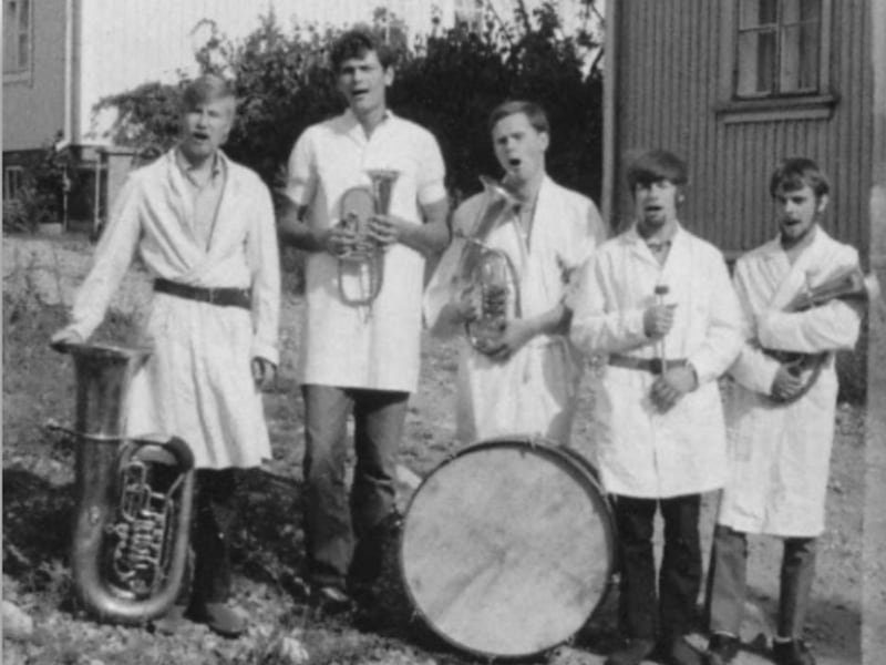 Jarkko Metsätähti y sus amigos asisten a la primera conferencia que se convertiría en Festinord, celebrada en 1966 en Suecia.