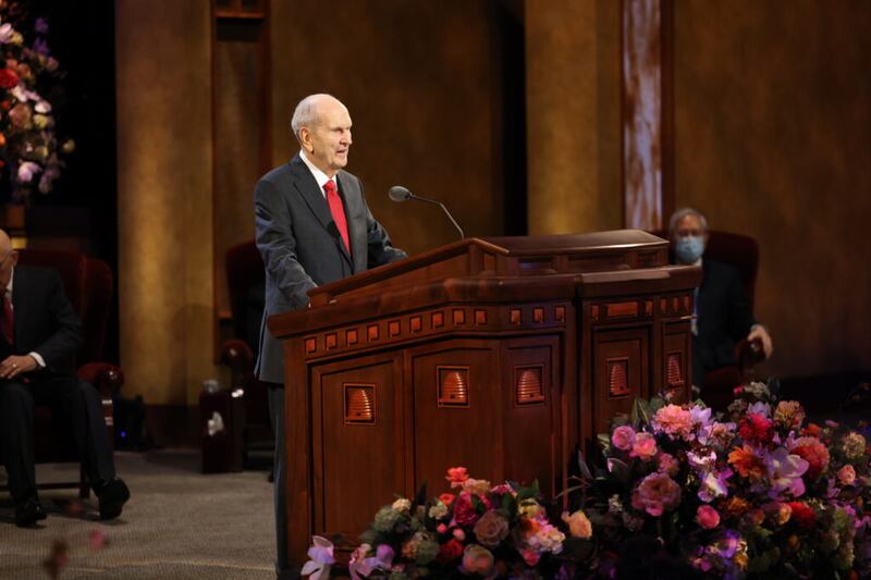 Presidente Russell M. Nelson habla durante la sesión General del Sacerdocio de la 191ª Conferencia General Anual de La Iglesia de Jesucristo de los Santos de los Últimos Días, el 3 de abril de 2021.