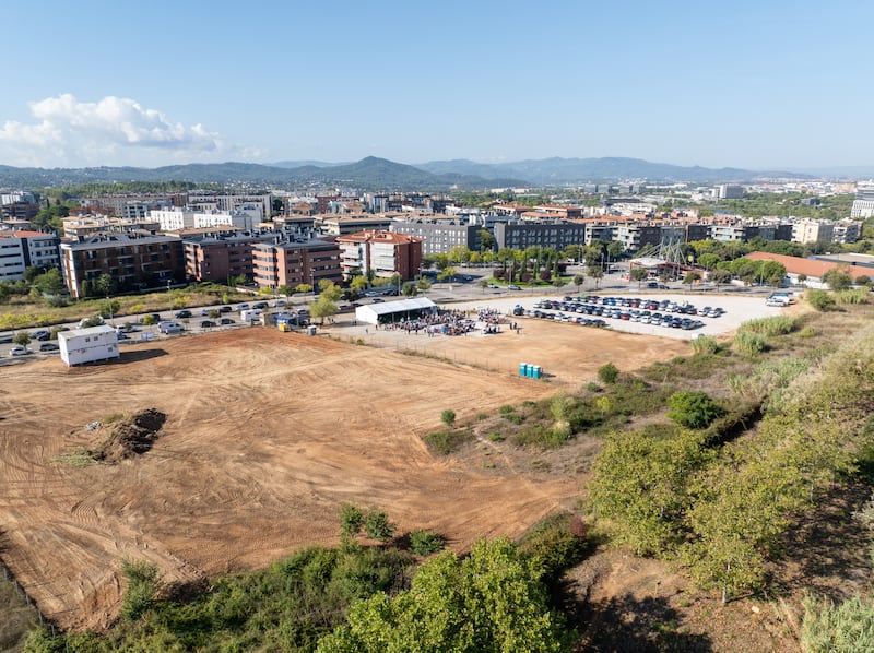 Una vista aérea del sitio del futuro Templo de Barcelona España, en su ceremonia de colocación de la primera piedra el sábado, 19 de septiembre de 2026, en Barcelona, Cataluña, España.