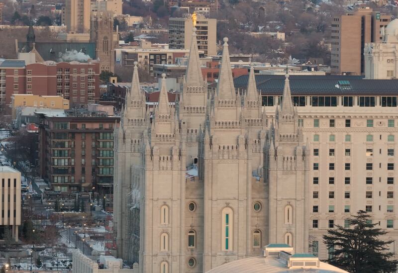 El Templo de Salt Lake, en Salt Lake City, aparece en la fotografía el viernes 20 de febrero de 2026 sin andamios por primera vez en años, después de extensos trabajos de renovación.
