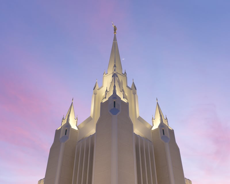 El Templo de San Diego, California, iluminado.