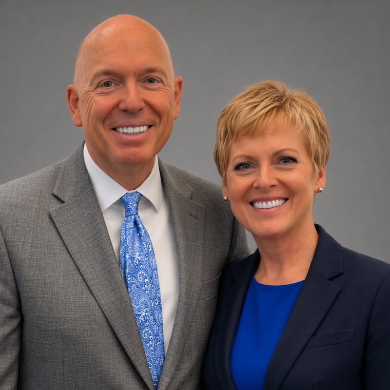 Brian L. Rawson y Linda Rawson, quienes servirán como presidente y directora de obreras del nuevo Templo de Wichita, Kansas, a partir de la dedicación del templo.