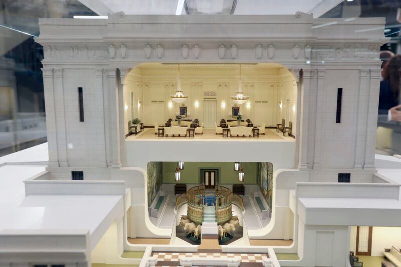 Una maqueta del Templo de Mesa Arizona se exhibe en el Centro de Visitantes del Templo de Mesa Arizona, el jueves, 12 de agosto de 2021.