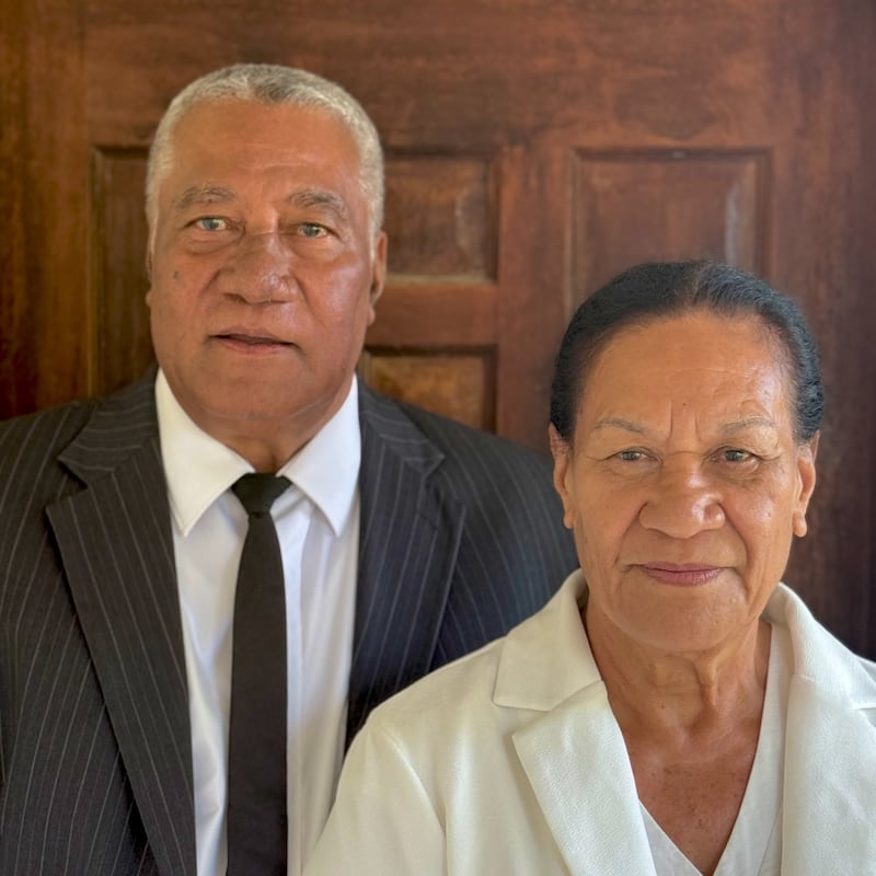 Tukia-’I-Vava’U Havea y Linita Fekitoa Havea, de Neiafu, quienes servirán como presidente y directora del nuevo Templo de Neiafu, Tonga, cuando sea dedicado.