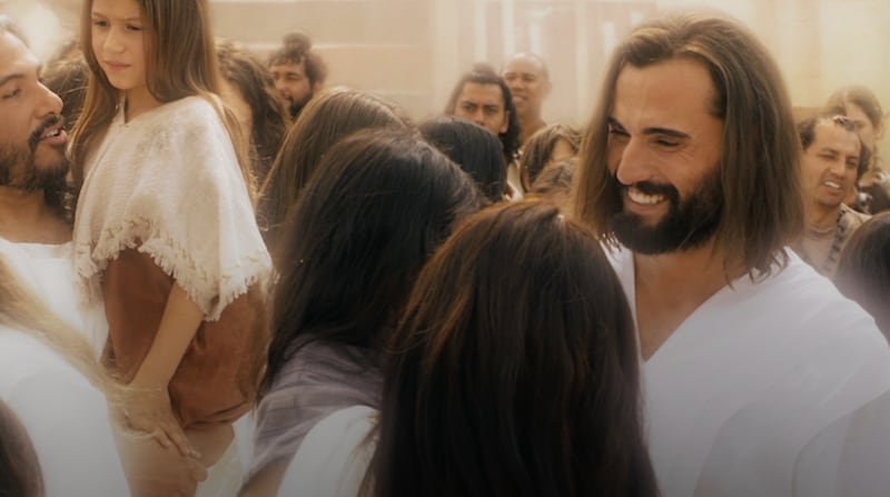El Salvador, Jesucristo, es representado en los Videos del Libro de Mormón ministrando en las Américas después de Su Resurrección.
