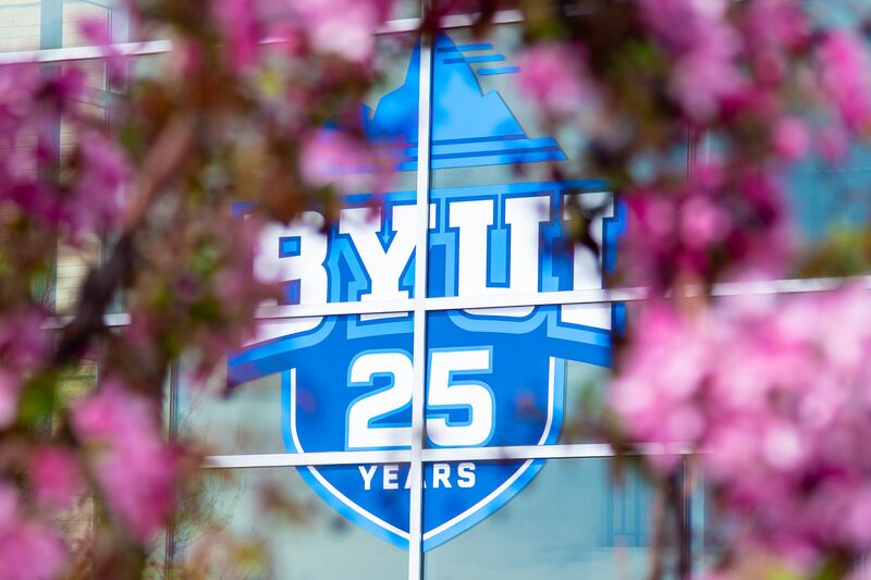 El campus de BYU–Idaho en Rexburg, Idaho, fue fotografiado durante las ceremonias de graduación y convocación el viernes, 10 de abril de 2026.