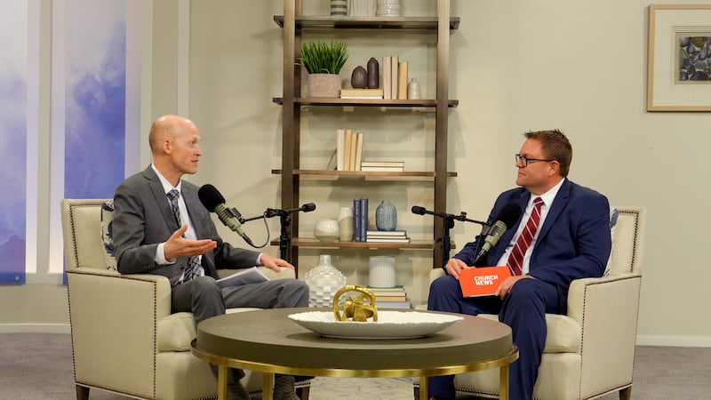 Justin Dyer y Ryan Jensen conversan juntos en el episodio del pódcast de Church News publicado el martes 9 de junio de 2026.
