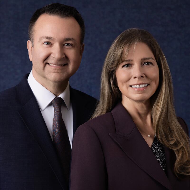 Brandon L. Taylor y Jennifer M. Taylor, quienes servirán como presidente y compañera de la Misión Costa de Marfil Abiyán Este a partir de julio de 2026.