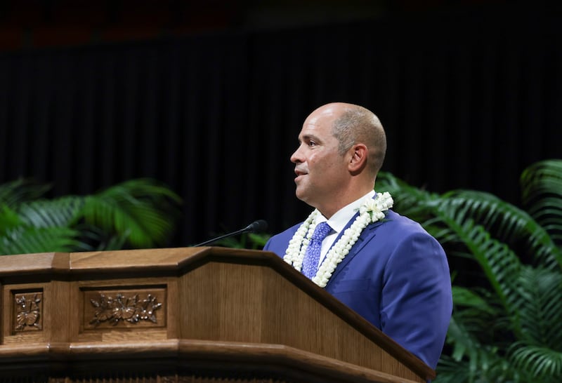 El presidente de BYU–Hawaii, John S. K. Kauwe III, habla durante un devocional en Laie, Hawái, el 9 de septiembre de 2025.