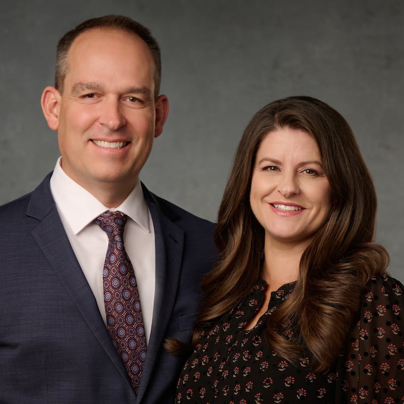 Lee D. Mackay y Jennifer Mackay, quienes servirán como presidente y compañera de la Misión Argentina Rosario a partir de julio de 2026.