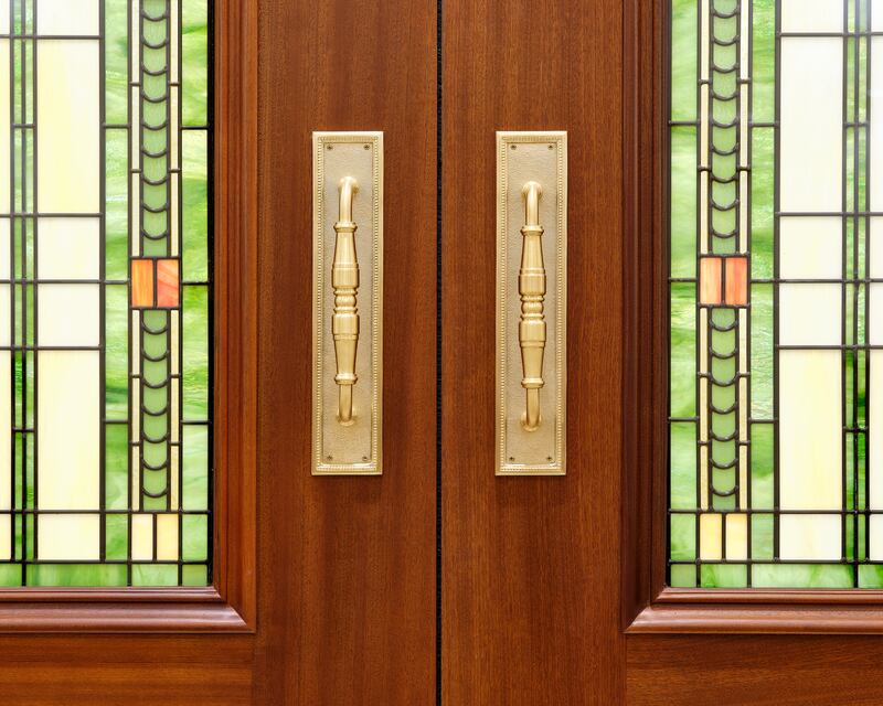Puertas en el interior del Templo de Cody Wyoming.