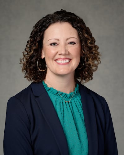 La hermana Andrea McConkie, del consejo asesor general de la Sociedad de Socorro.